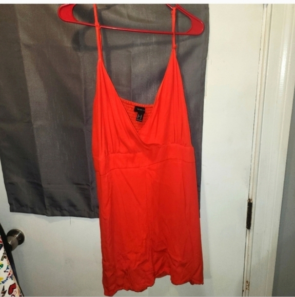 Forever 21 red/orange romper 3x - Picture 1 of 3
